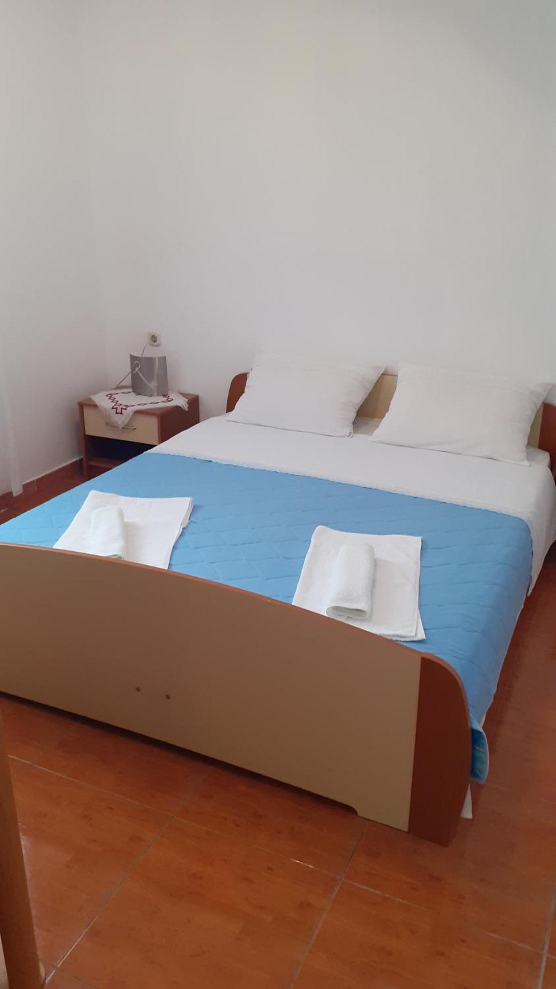 Apartments Slavica Bol Szoba fotó