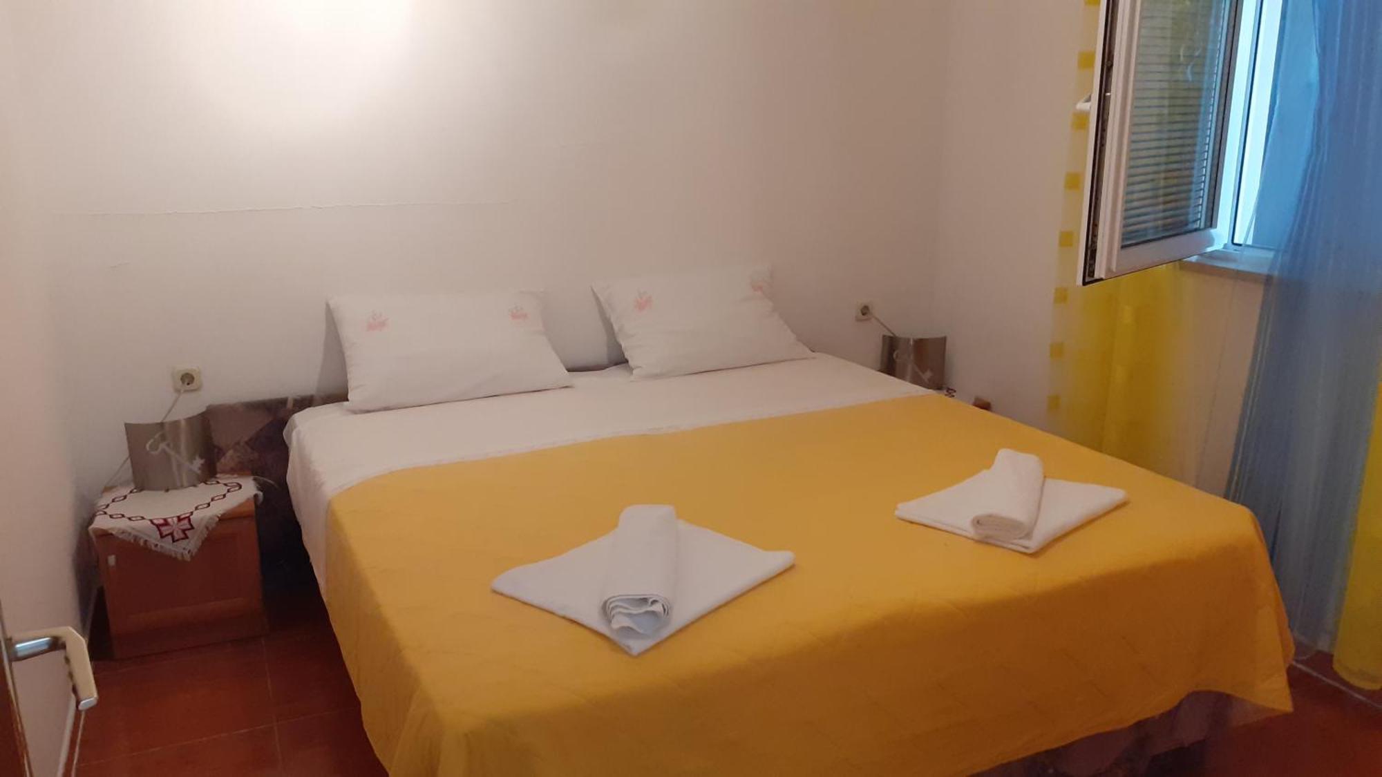 Apartments Slavica Bol Szoba fotó