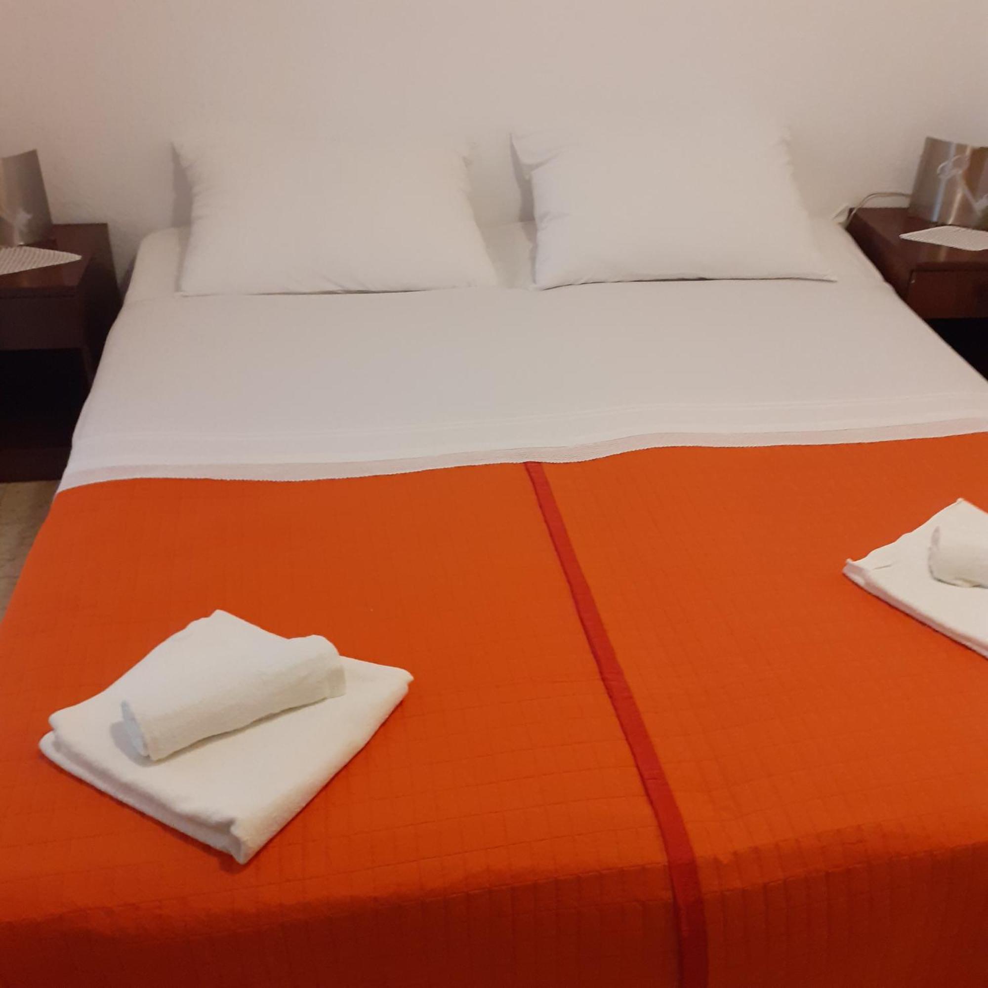 Apartments Slavica Bol Szoba fotó